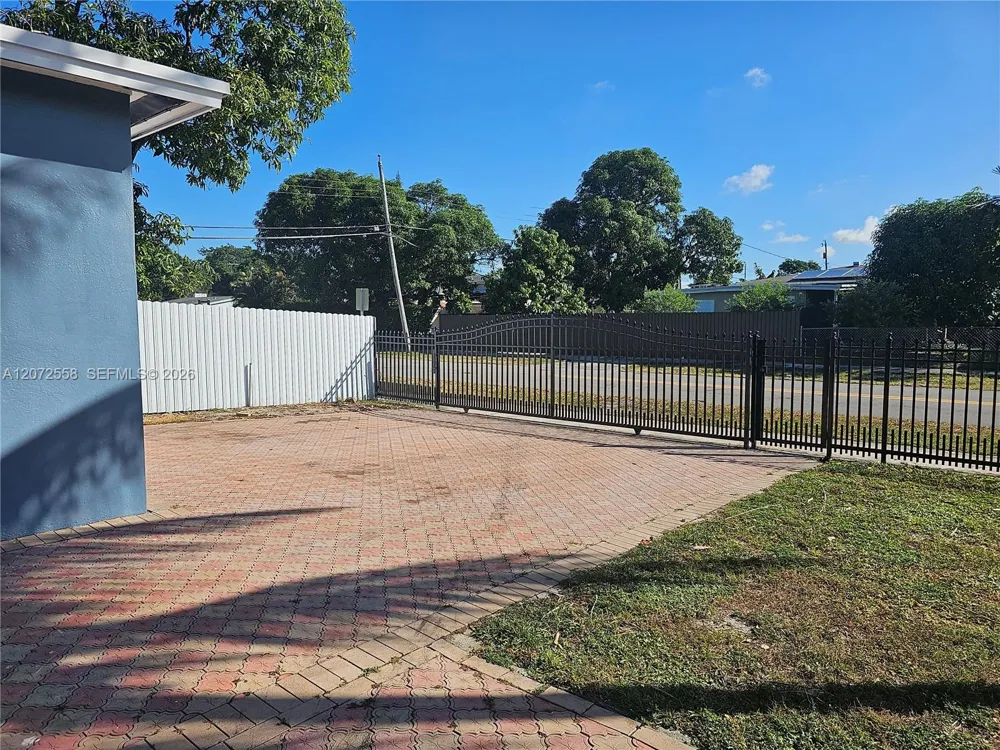 331 NW 195th Ter Miami Gardens, FL 33169