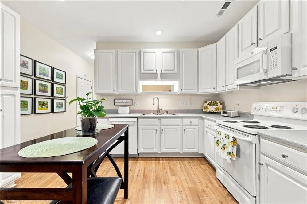 1006 Gretchen Lane Greensboro, NC 27410