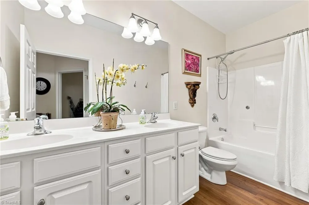 1006 Gretchen Lane Greensboro, NC 27410