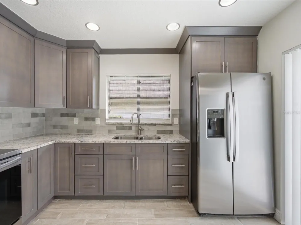 15446 E POND WOODS DRIVE #15446 Tampa, FL 33618