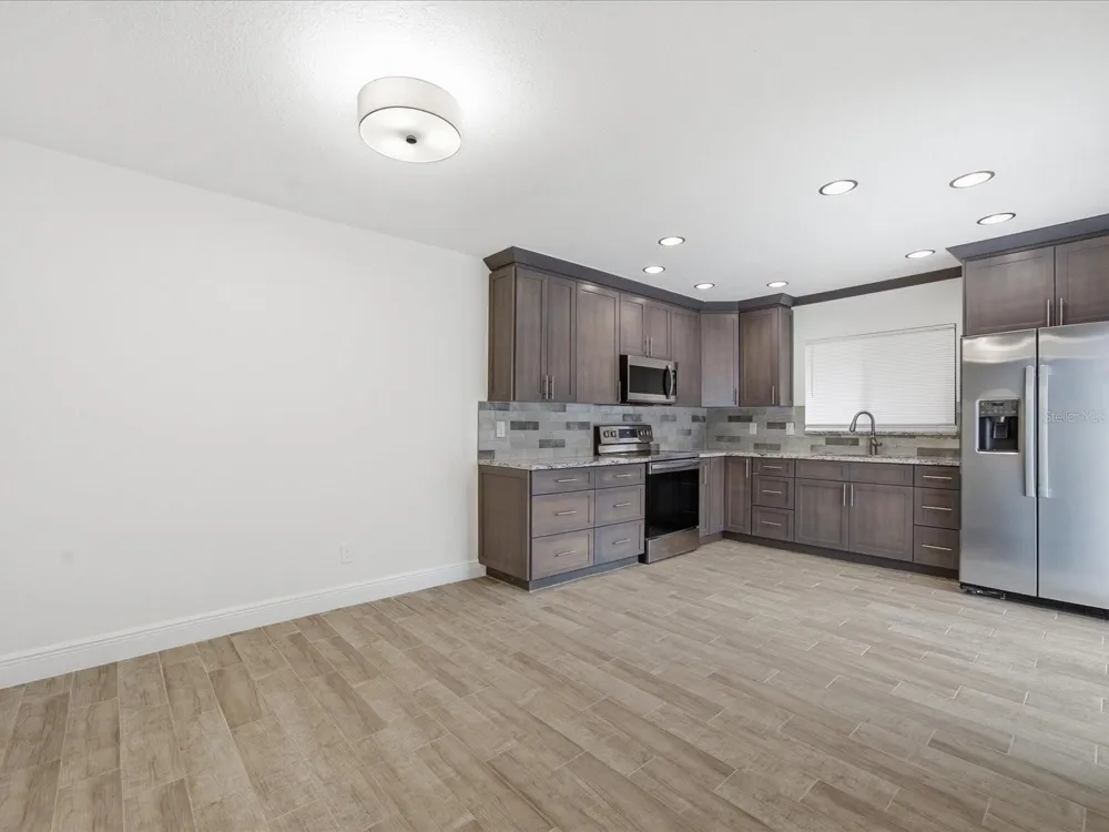 15446 E POND WOODS DRIVE #15446 Tampa, FL 33618