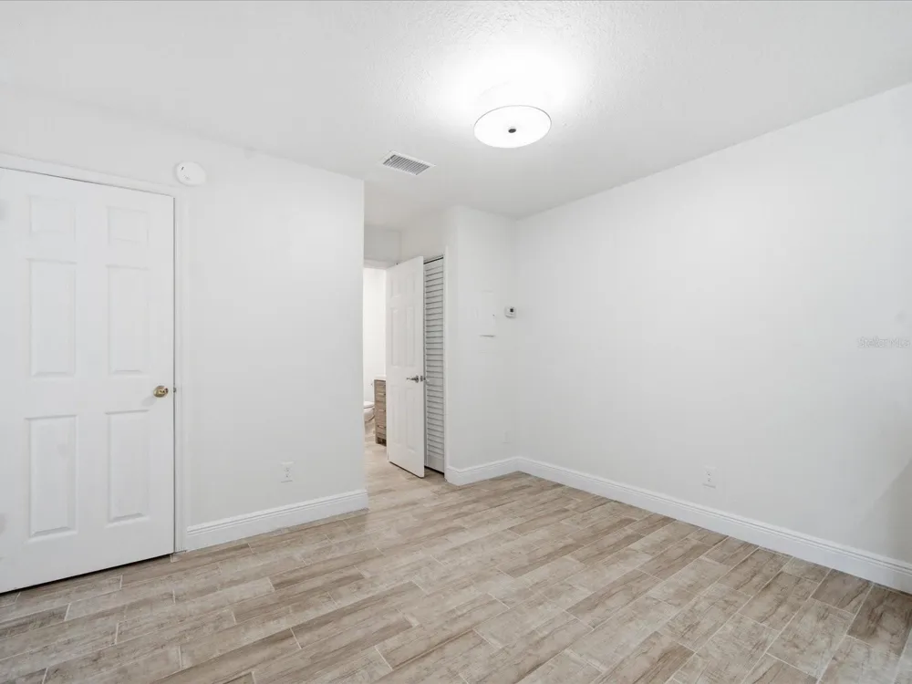 15446 E POND WOODS DRIVE #15446 Tampa, FL 33618