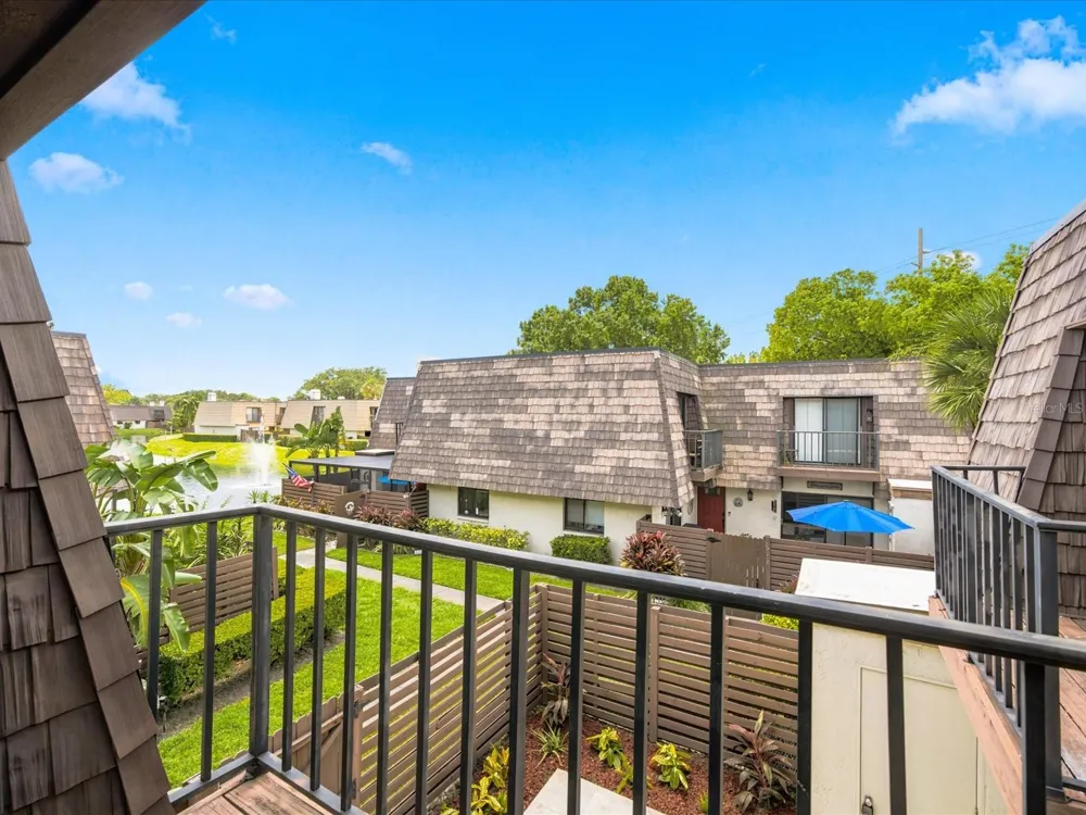 15446 E POND WOODS DRIVE #15446 Tampa, FL 33618