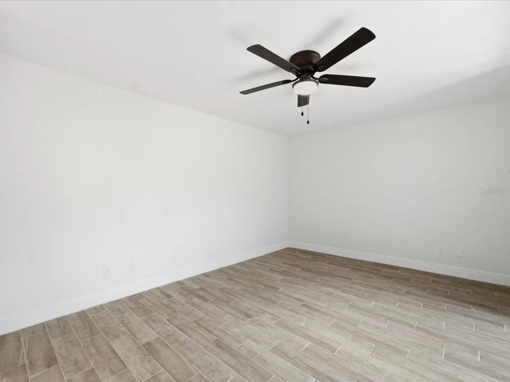15446 E POND WOODS DRIVE #15446 Tampa, FL 33618