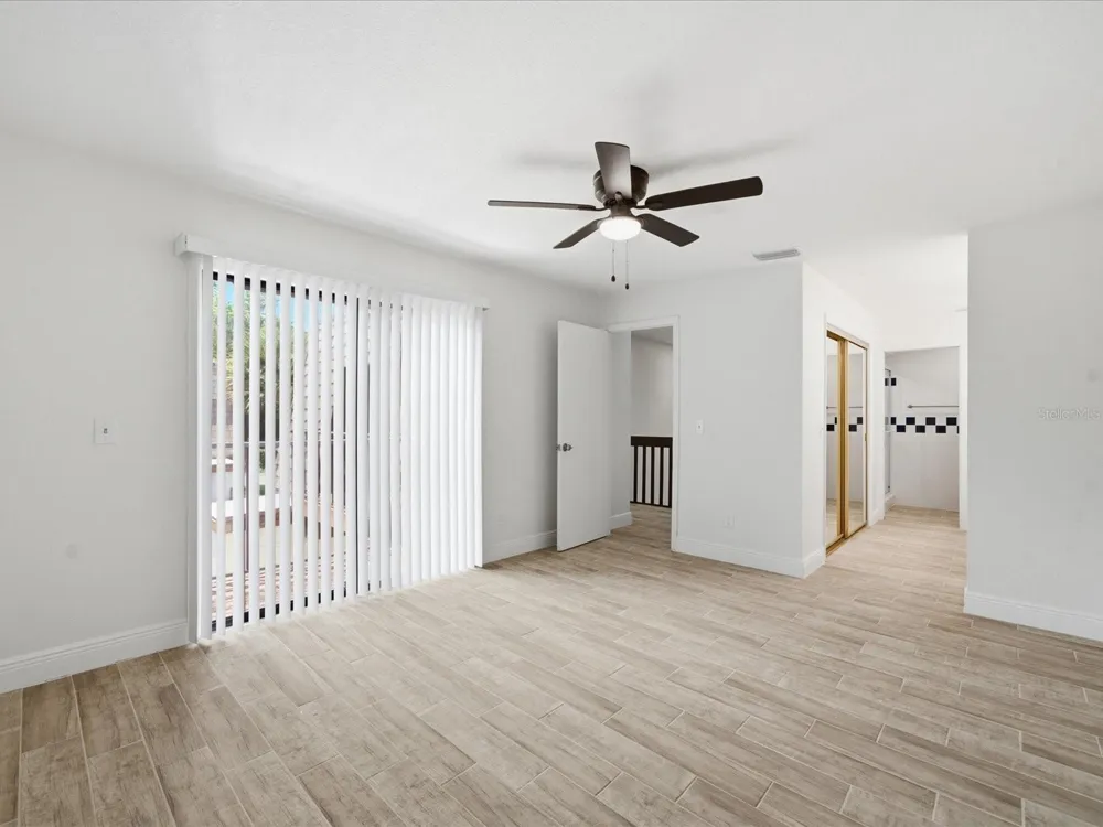 15446 E POND WOODS DRIVE #15446 Tampa, FL 33618