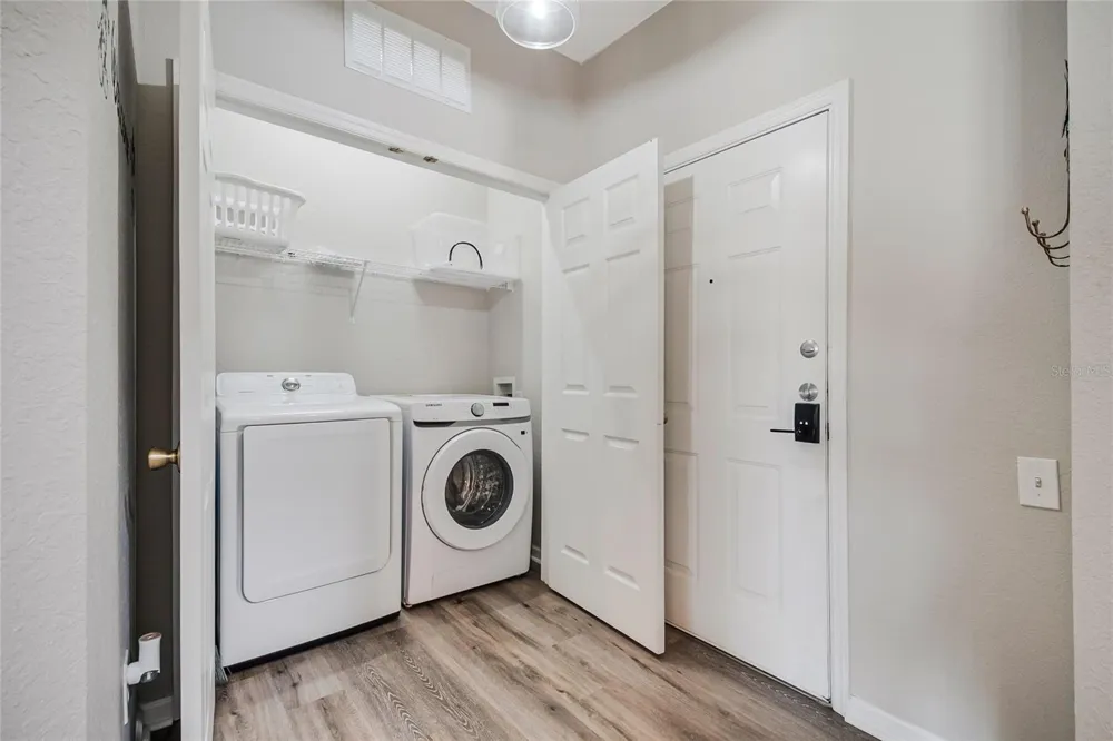 2817 ALMATON LOOP #402 Kissimmee, FL 34747