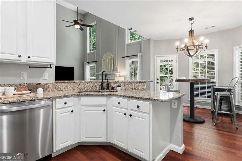 575 Kingsport DR Alpharetta, GA 30076