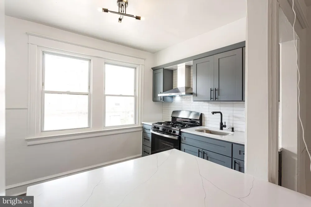 6035 CEDARHURST STREET Philadelphia, PA 19143