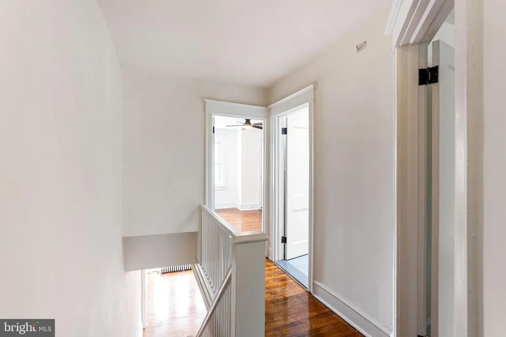 6035 CEDARHURST STREET Philadelphia, PA 19143