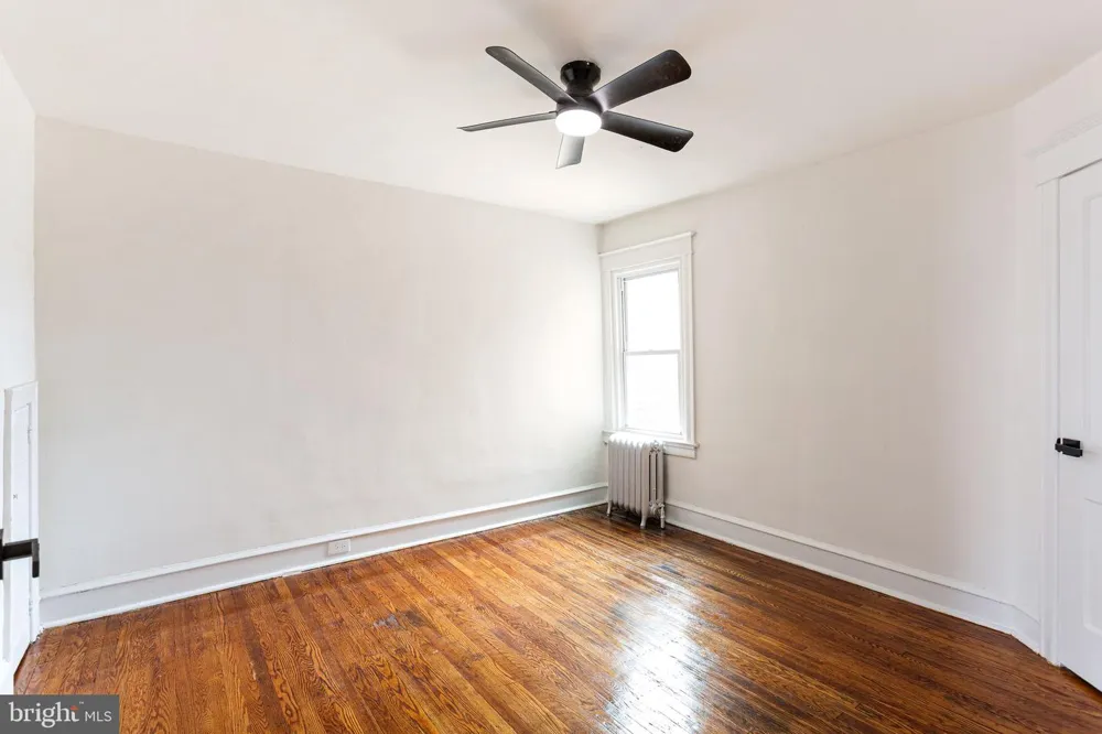6035 CEDARHURST STREET Philadelphia, PA 19143