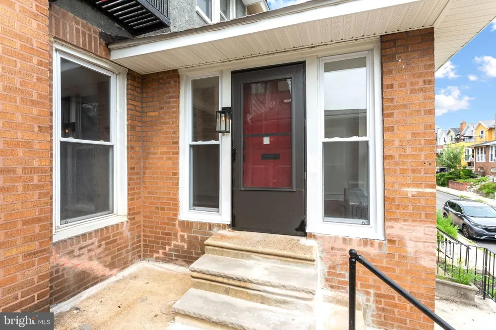 6035 CEDARHURST STREET Philadelphia, PA 19143