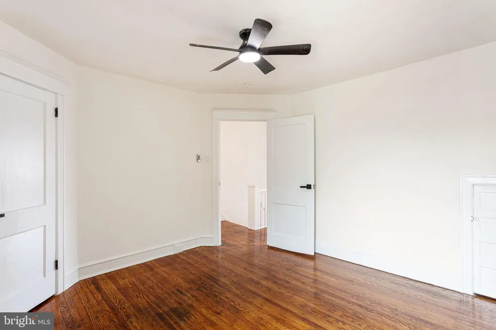 6035 CEDARHURST STREET Philadelphia, PA 19143