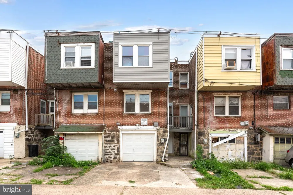 6035 CEDARHURST STREET Philadelphia, PA 19143