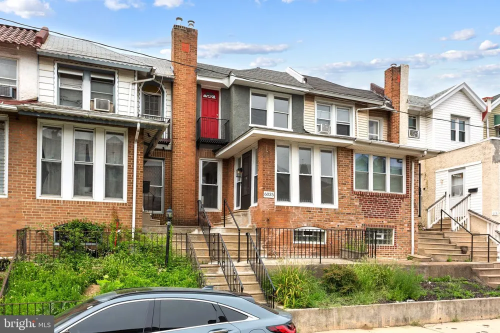 6035 CEDARHURST STREET Philadelphia, PA 19143