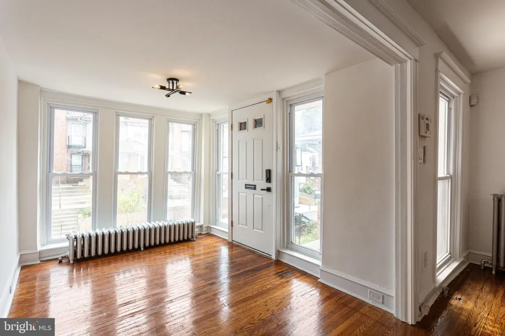 6035 CEDARHURST STREET Philadelphia, PA 19143
