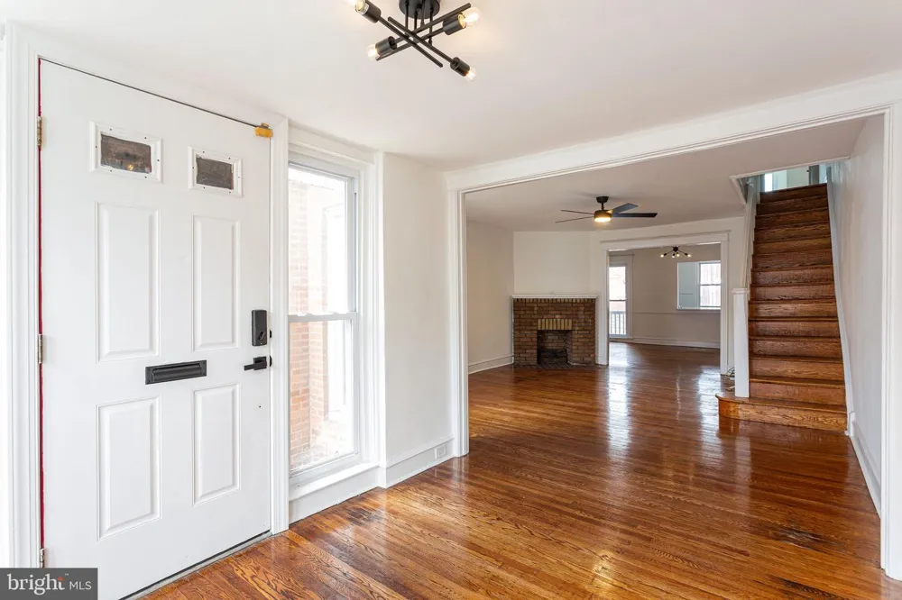 6035 CEDARHURST STREET Philadelphia, PA 19143