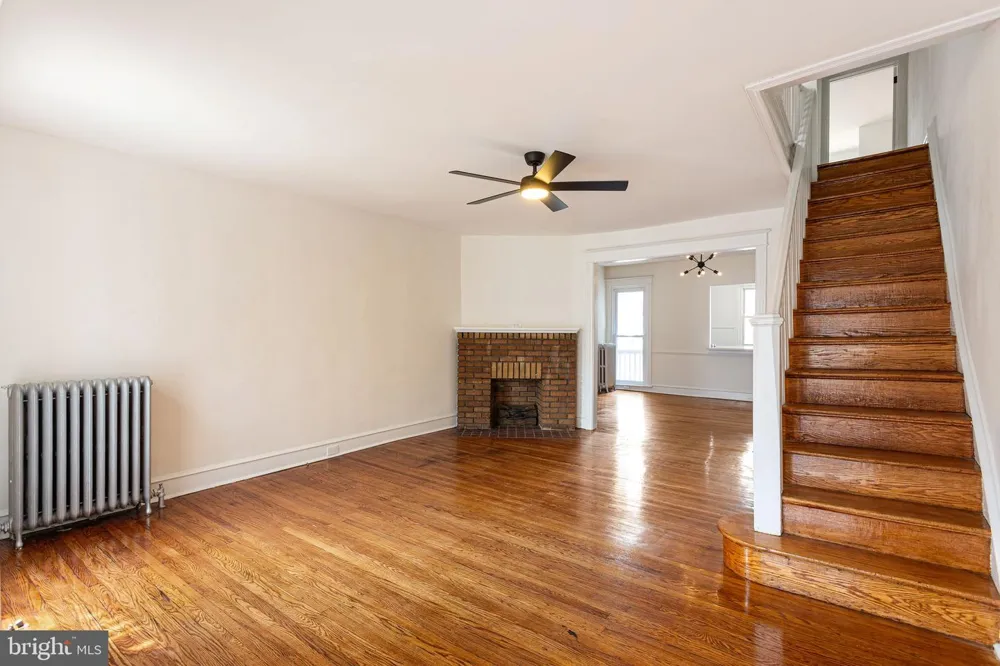 6035 CEDARHURST STREET Philadelphia, PA 19143
