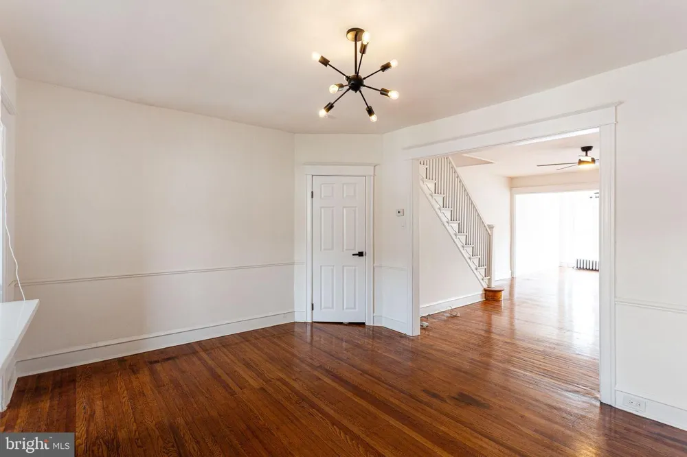 6035 CEDARHURST STREET Philadelphia, PA 19143