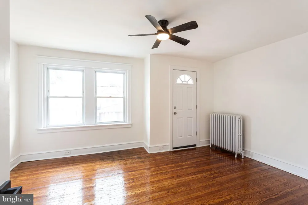 6035 CEDARHURST STREET Philadelphia, PA 19143