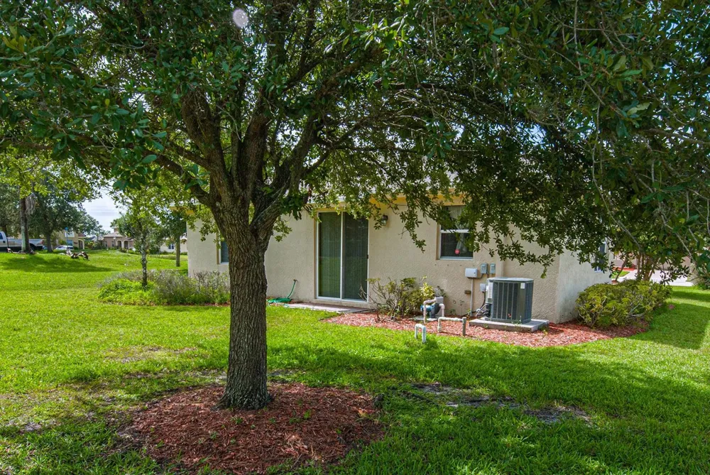 9851 E VERONA CIRCLE Vero Beach, FL 32966