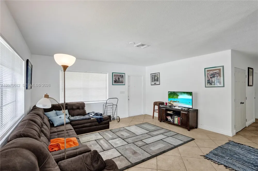 5706 Lincoln St #1-2 Hollywood, FL 33021