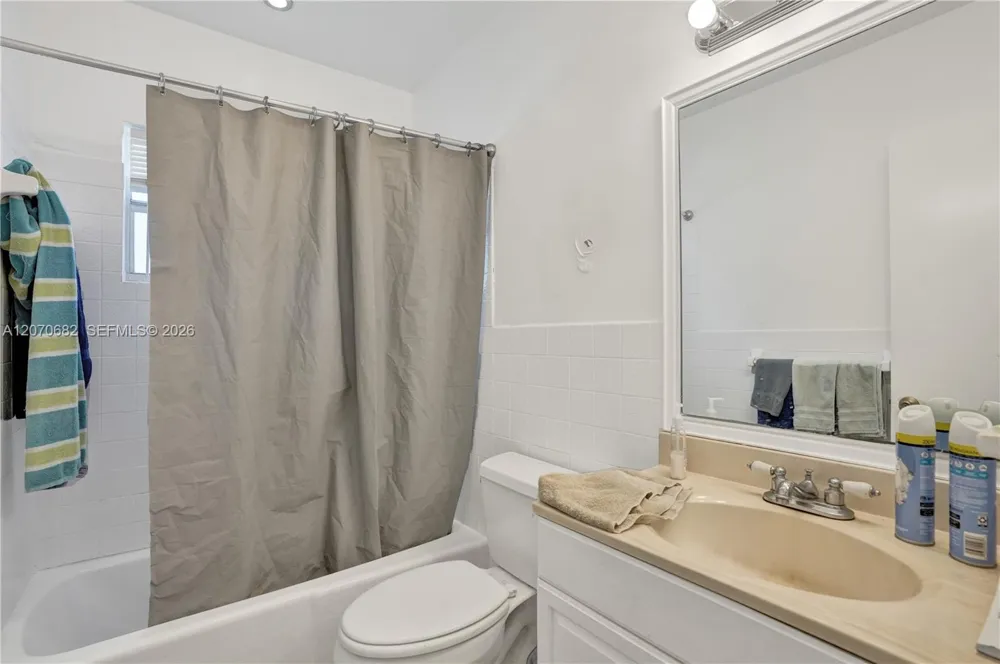 5706 Lincoln St #1-2 Hollywood, FL 33021