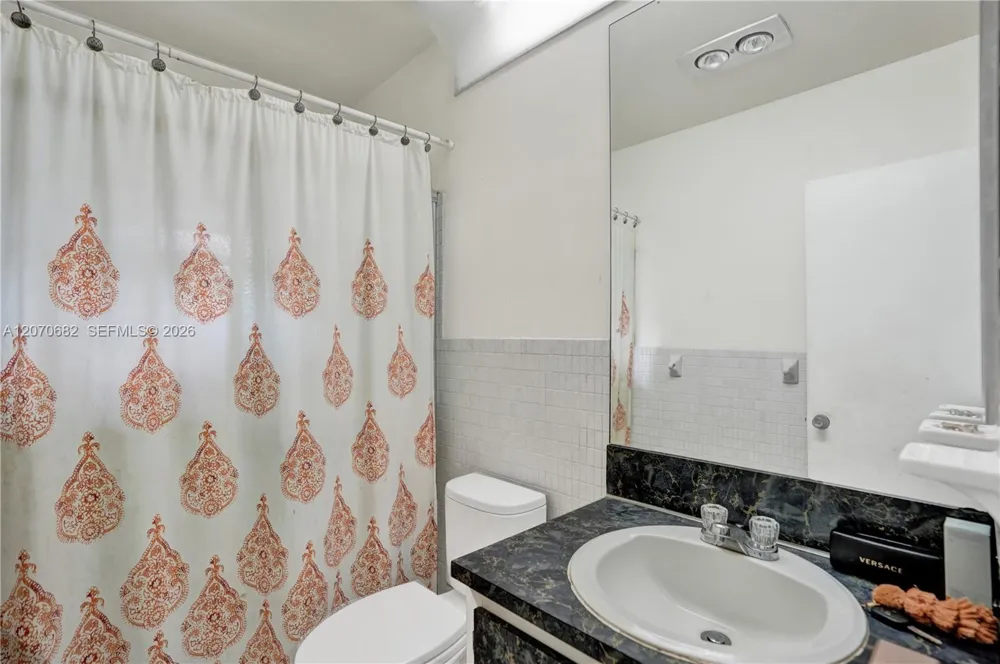 5706 Lincoln St #1-2 Hollywood, FL 33021