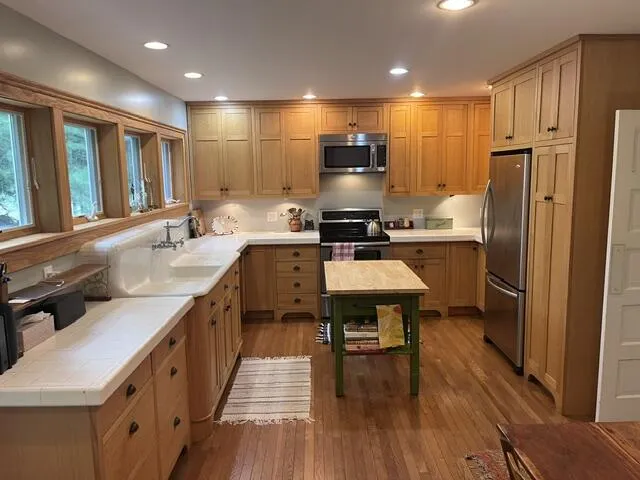 8497 Mill Street Onekama Village, MI 49675