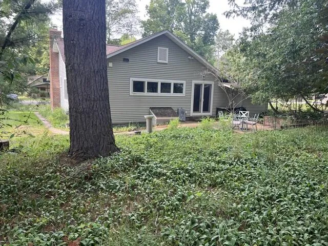 8497 Mill Street Onekama Village, MI 49675
