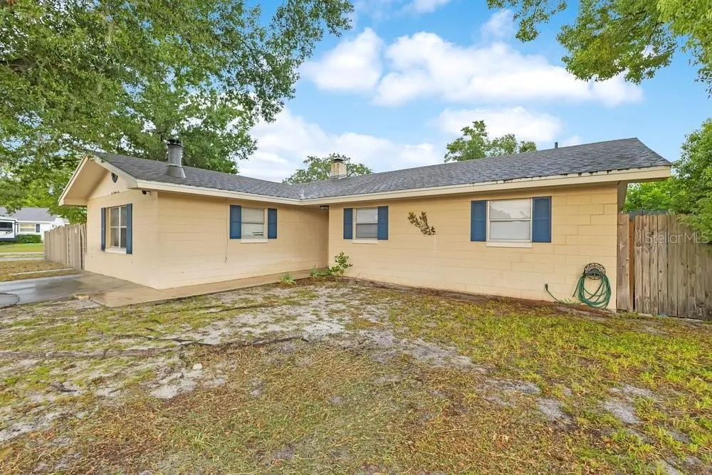 506 CLAYTON CIRCLE Winter Haven, FL 33880