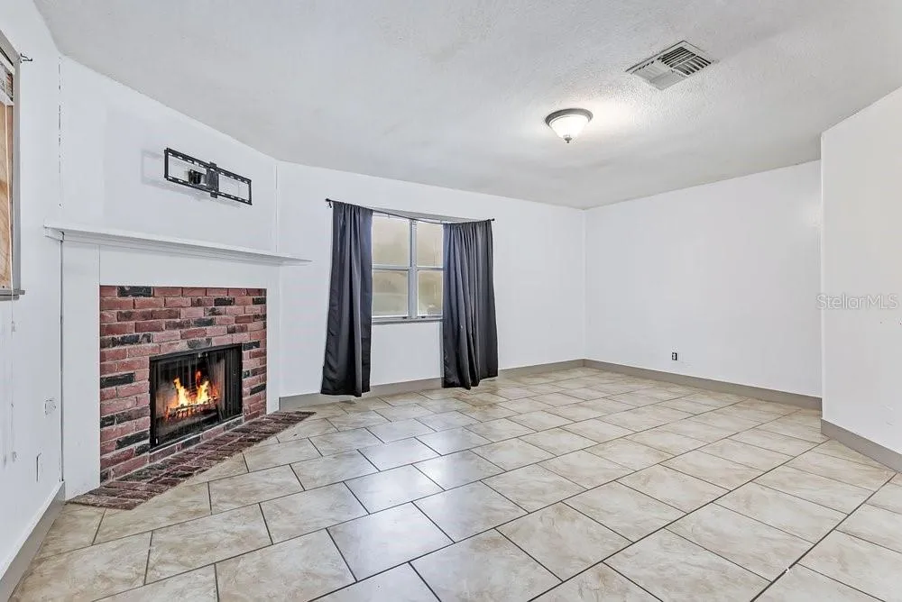 506 CLAYTON CIRCLE Winter Haven, FL 33880