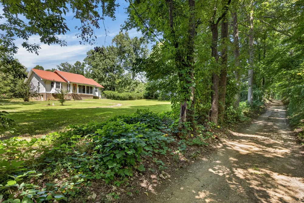 7220 Friendly Rd Baxter, TN 38544