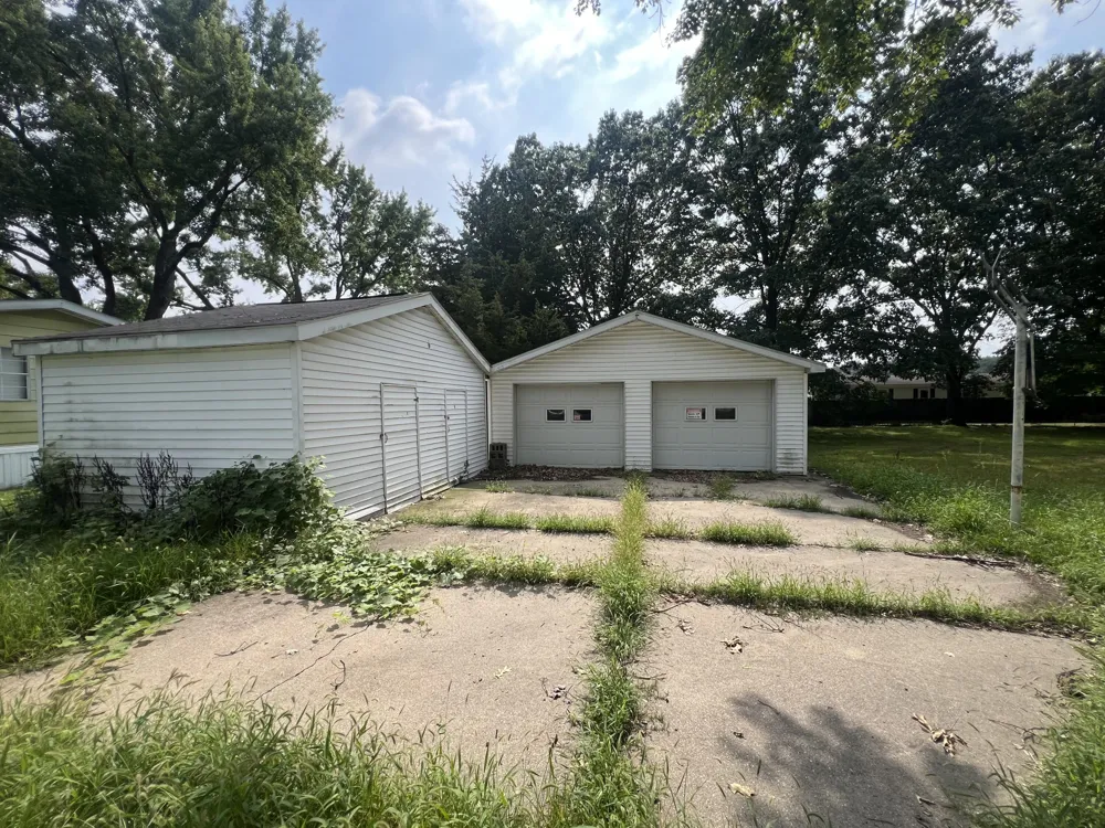 2328 E Main Street Niles, MI 49120