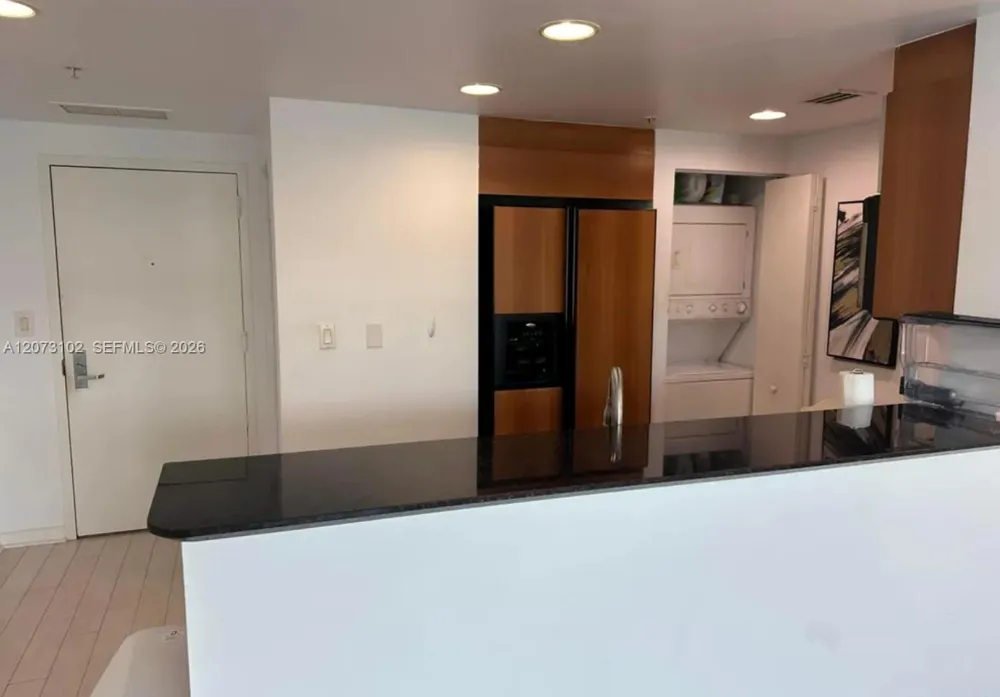 335 S Biscayne Blvd #3706 Miami, FL 33131