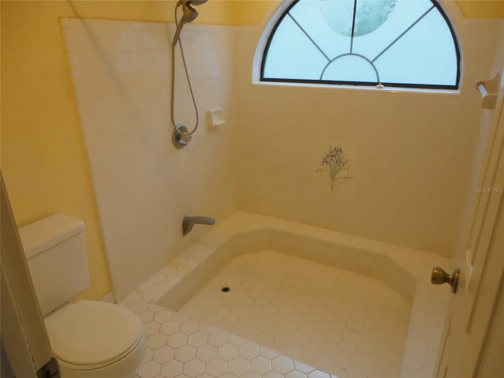 7823 SW 9TH PLACE Gainesville, FL 32607