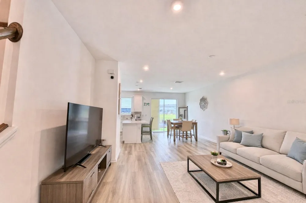 1005 SPRING PALMS LOOP Orlando, FL 32828