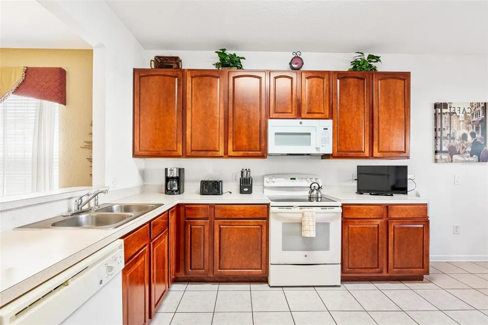 7795 BASNETT CIRCLE Kissimmee, FL 34747