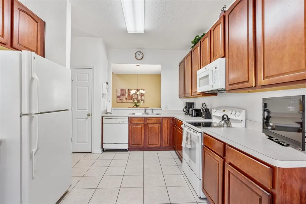 7795 BASNETT CIRCLE Kissimmee, FL 34747