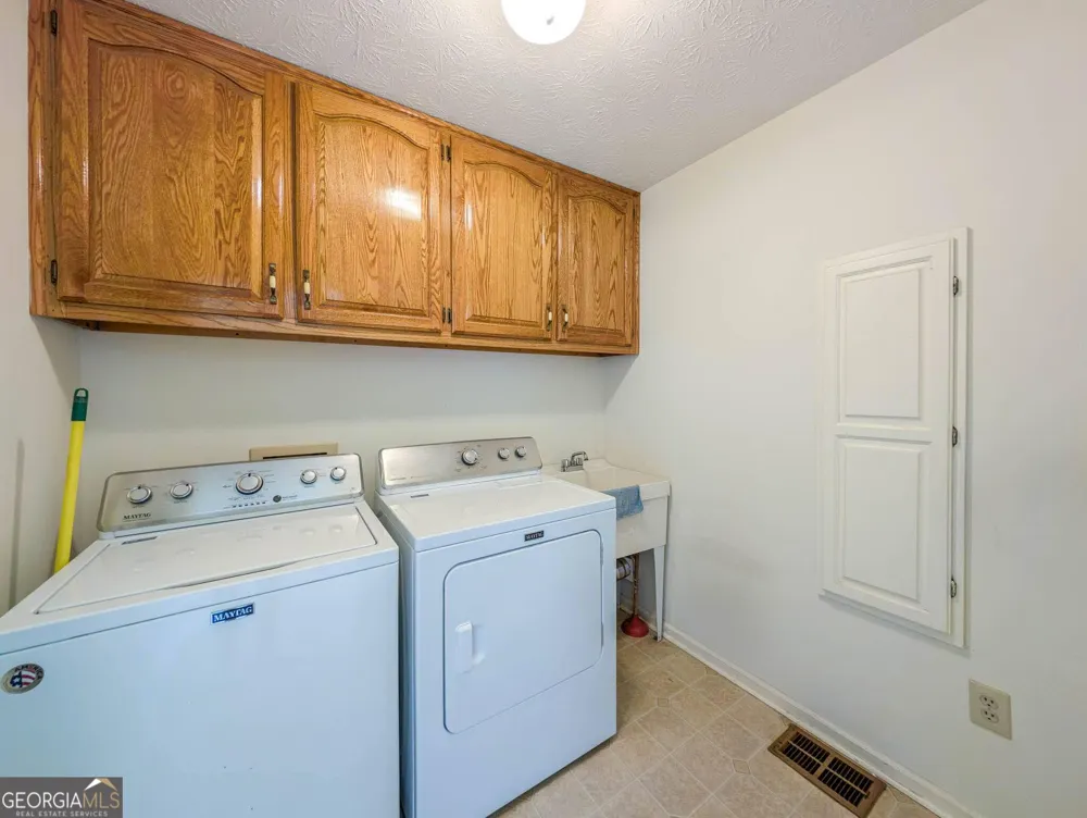195 Skyview DR Social Circle, GA 30025