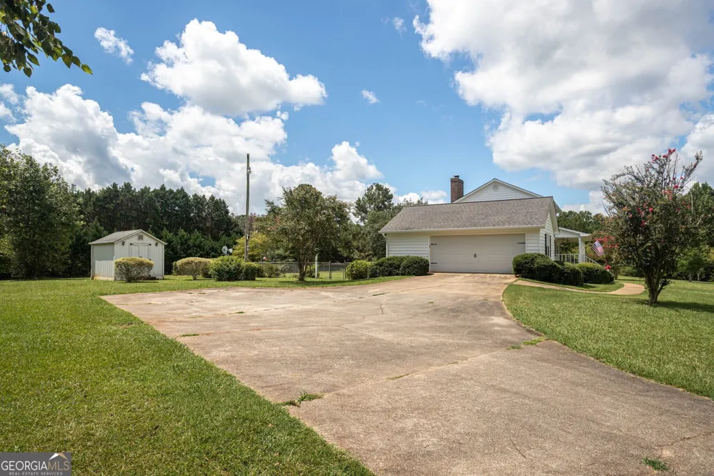 195 Skyview DR Social Circle, GA 30025