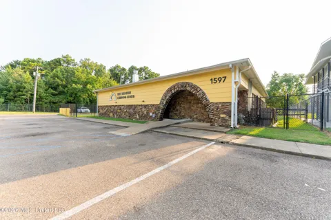 1597 W Highland Drive