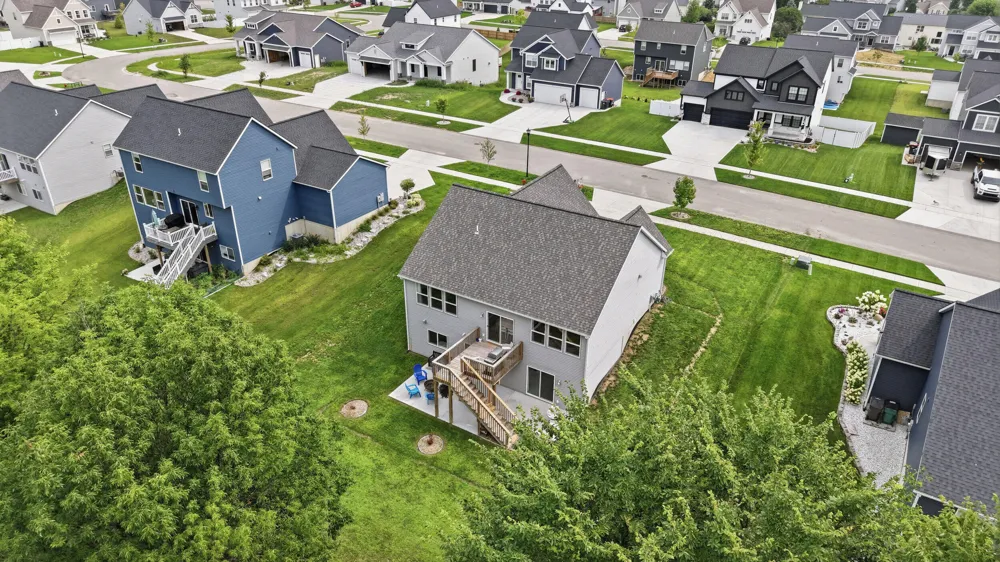 6927 Caliburn Drive SE Caledonia, MI 49316