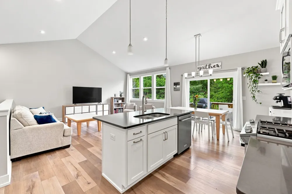 6927 Caliburn Drive SE Caledonia, MI 49316