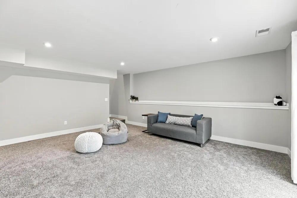 6927 Caliburn Drive SE Caledonia, MI 49316
