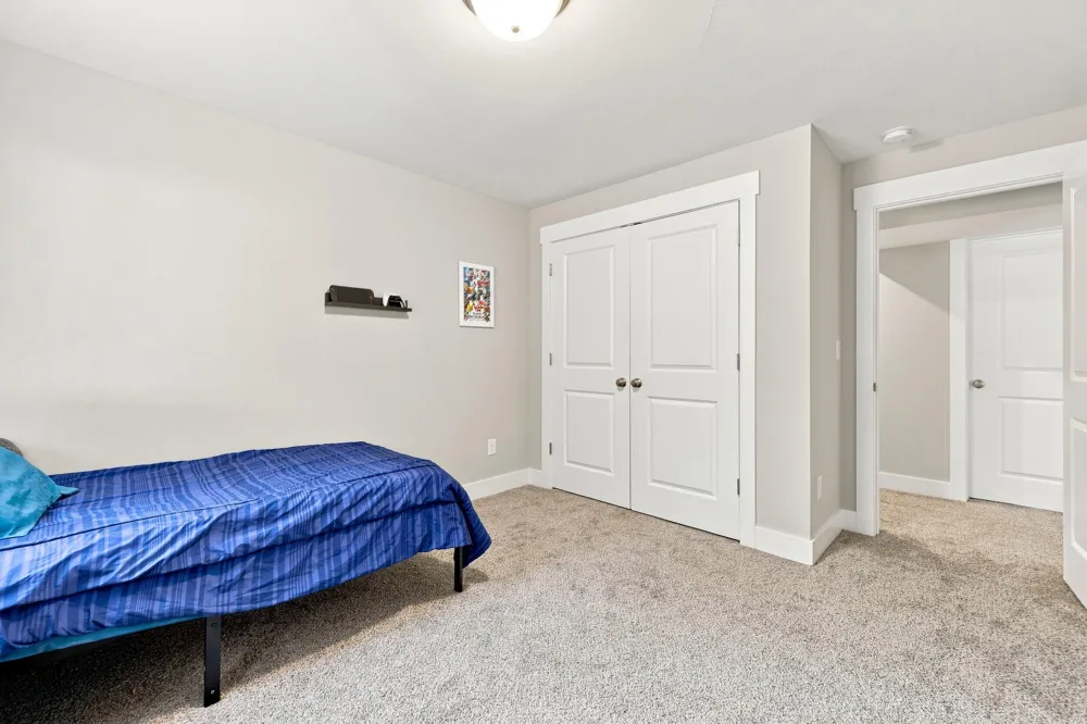 6927 Caliburn Drive SE Caledonia, MI 49316