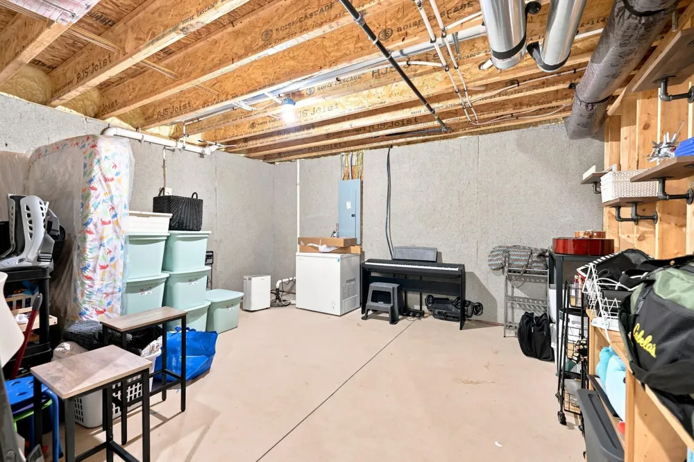 6927 Caliburn Drive SE Caledonia, MI 49316