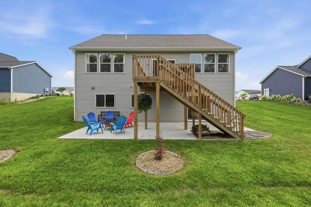 6927 Caliburn Drive SE Caledonia, MI 49316