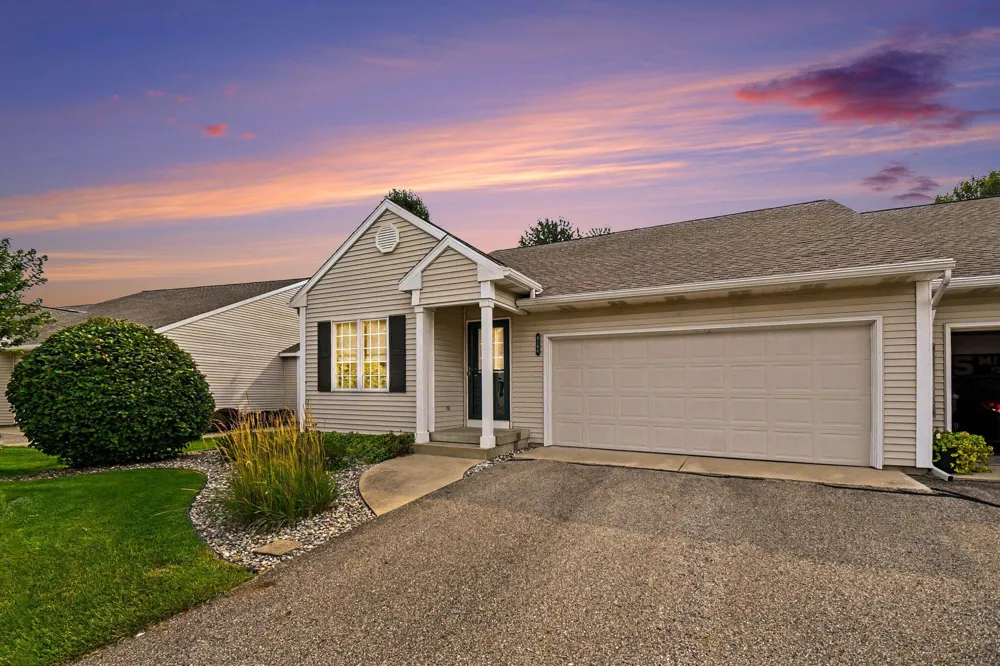 6166 Gleneagle Highlands Drive Hudsonville, MI 49426
