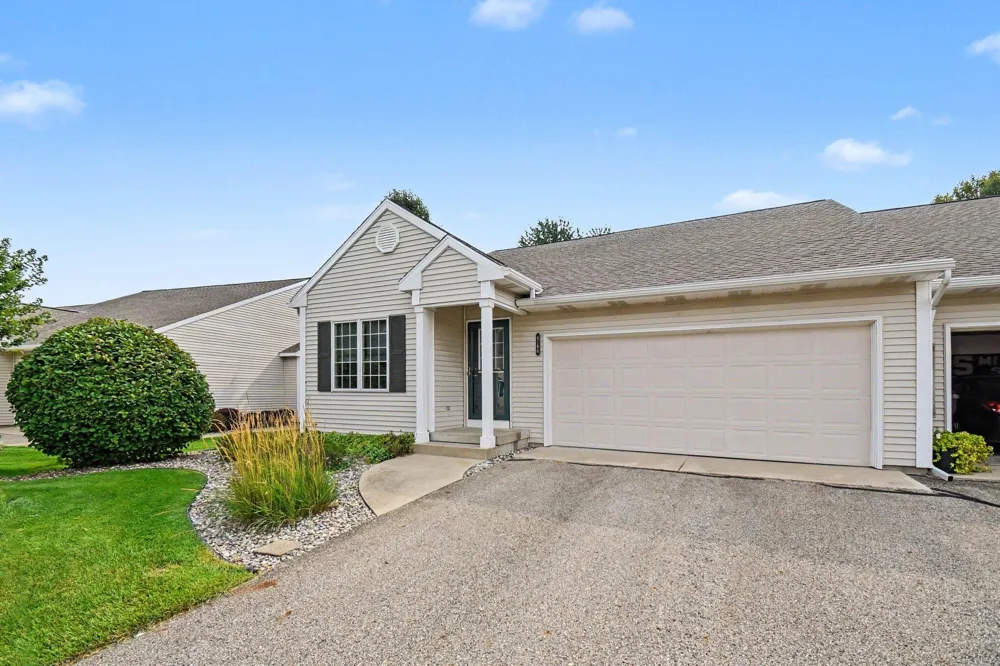 6166 Gleneagle Highlands Drive Hudsonville, MI 49426