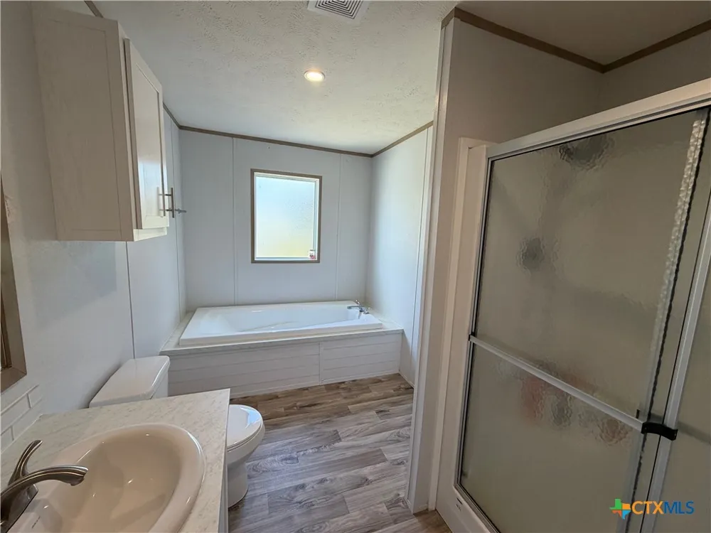 387 Adcock Road Victoria, TX 77905